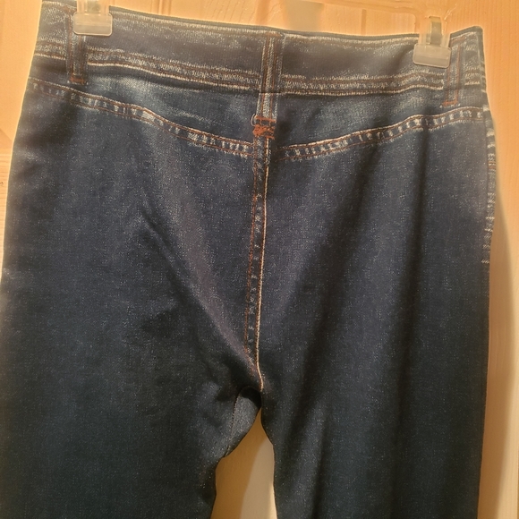 3/$10 Girls blue denim print jeggings - Picture 4 of 5